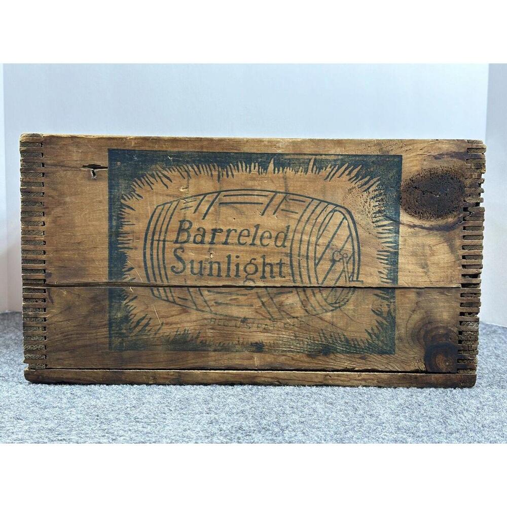 Vtg Wood Box Rice's Barreled Sunlight U.S. Sutta Percha Paint Co. Rhode Island
